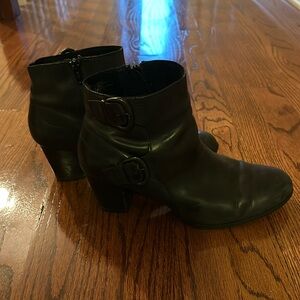 Börn black leather ankle boots women’s 9.5 great condition